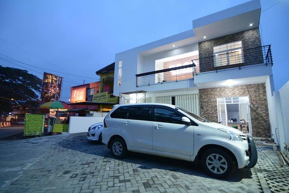 Unno Batu (East Java)